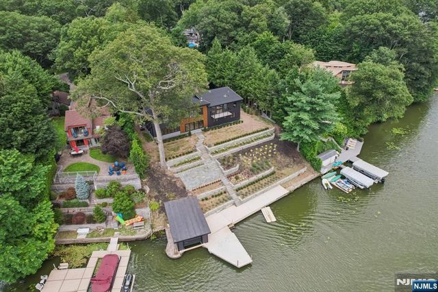 12 Rocky Point Road, West Milford, NJ 07421