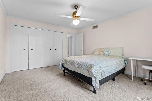 4320 Knightsbridge Lane, West Bloomfield, MI 48323