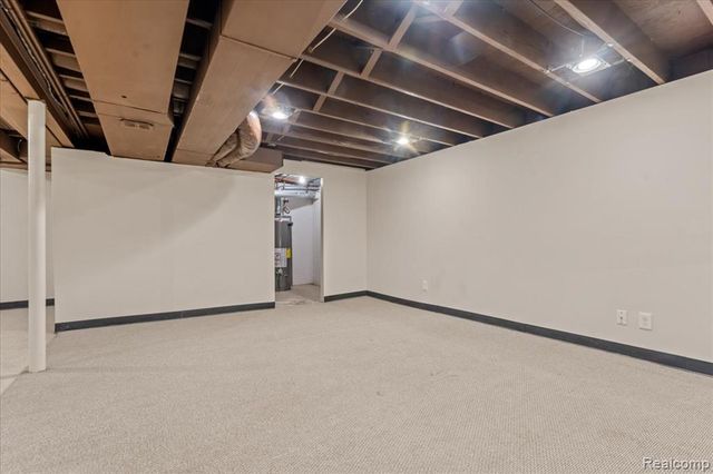 4320 Knightsbridge Lane, West Bloomfield, MI 48323