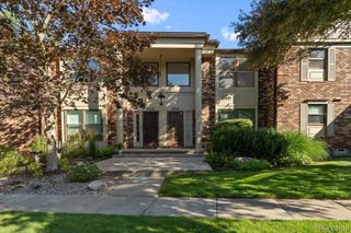 4320 Knightsbridge Lane, West Bloomfield, MI 48323