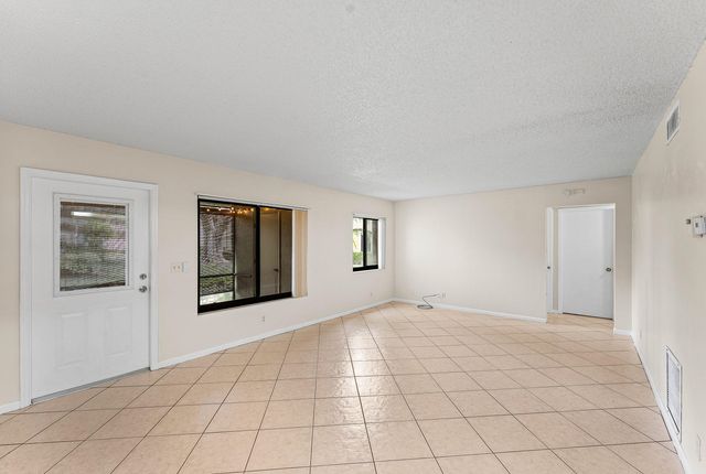 509 Shady Pine Way C1, Greenacres, FL 33415