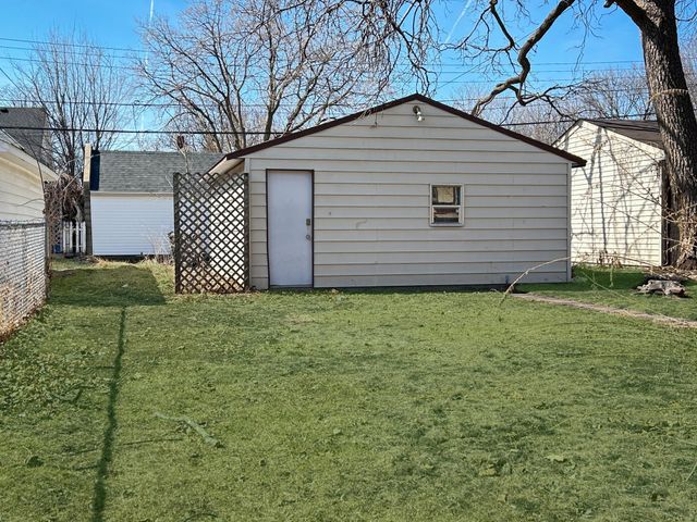 879 19th Avenue SE, Minneapolis, MN 55414