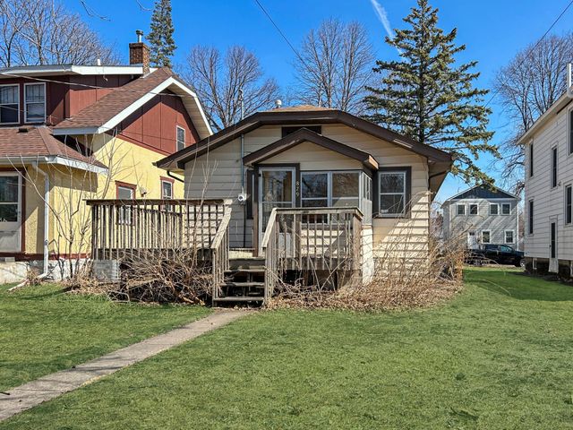 879 19th Avenue SE, Minneapolis, MN 55414