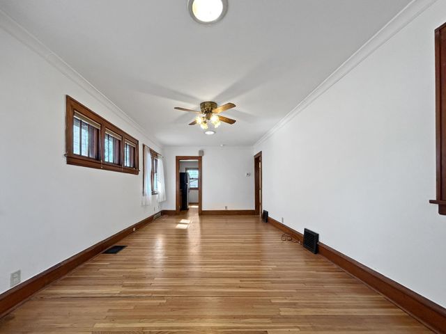 879 19th Avenue SE, Minneapolis, MN 55414