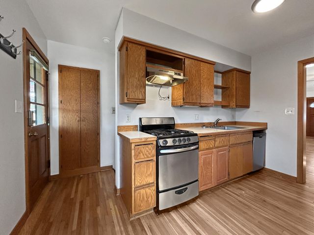 879 19th Avenue SE, Minneapolis, MN 55414