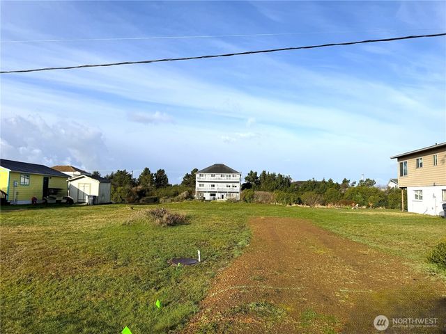 555 Canal Drive NE, Ocean Shores, WA 98569