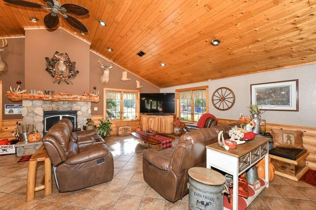 W179S8246 Pioneer DRIVE, Muskego, WI 53150