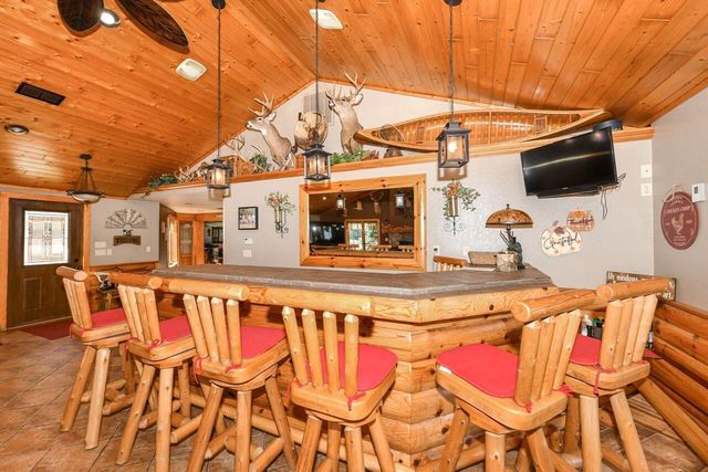 W179S8246 Pioneer DRIVE, Muskego, WI 53150