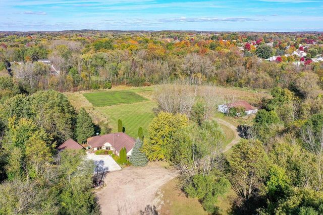 W179S8246 Pioneer DRIVE, Muskego, WI 53150