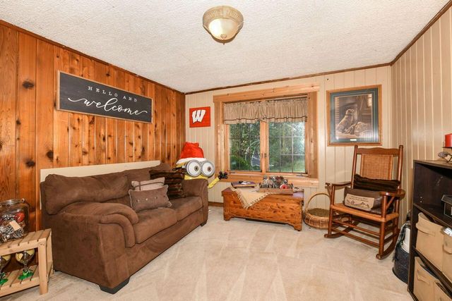 W179S8246 Pioneer DRIVE, Muskego, WI 53150