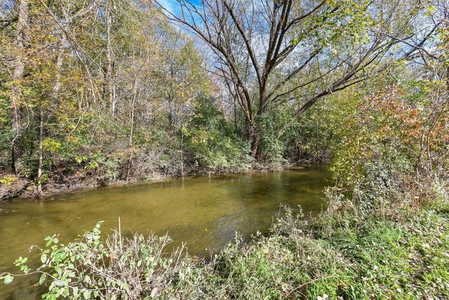 W179S8246 Pioneer DRIVE, Muskego, WI 53150