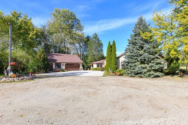W179S8246 Pioneer DRIVE, Muskego, WI 53150