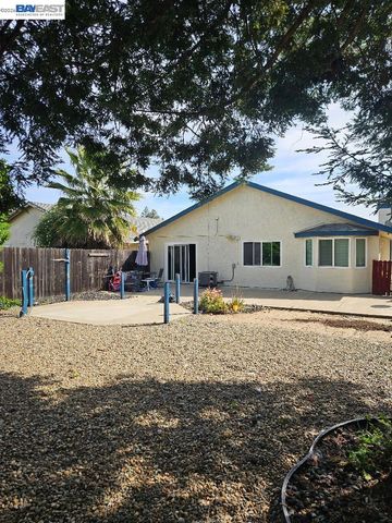 8504 Sunnybrae Dr, Sacramento, CA 95823