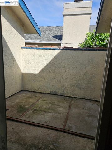 8504 Sunnybrae Dr, Sacramento, CA 95823