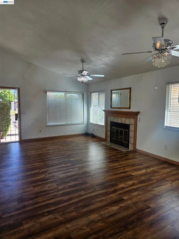 8504 Sunnybrae Dr, Sacramento, CA 95823