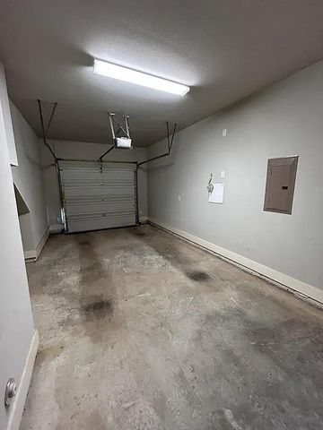 2209 Willow ST B, Austin, TX 78702