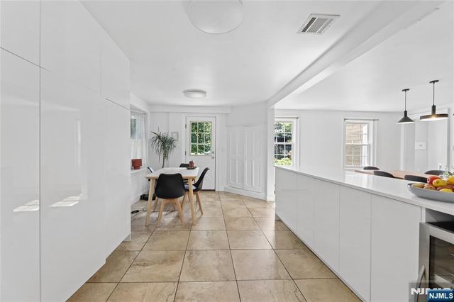 253 Clinton Avenue, Tenafly, NJ 07670