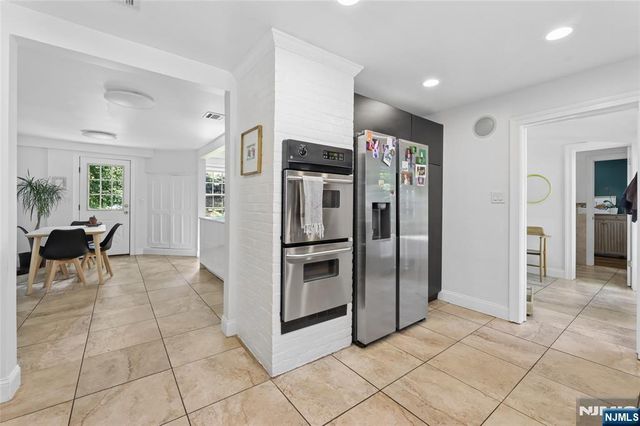 253 Clinton Avenue, Tenafly, NJ 07670