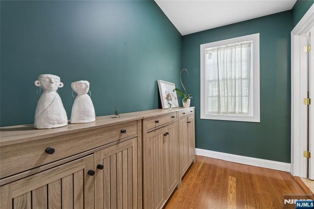 253 Clinton Avenue, Tenafly, NJ 07670
