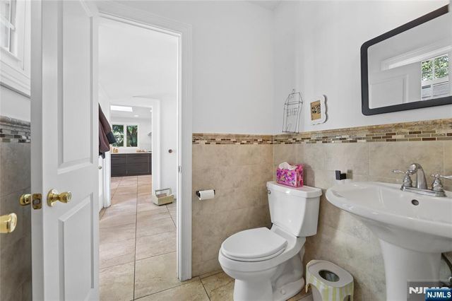 253 Clinton Avenue, Tenafly, NJ 07670