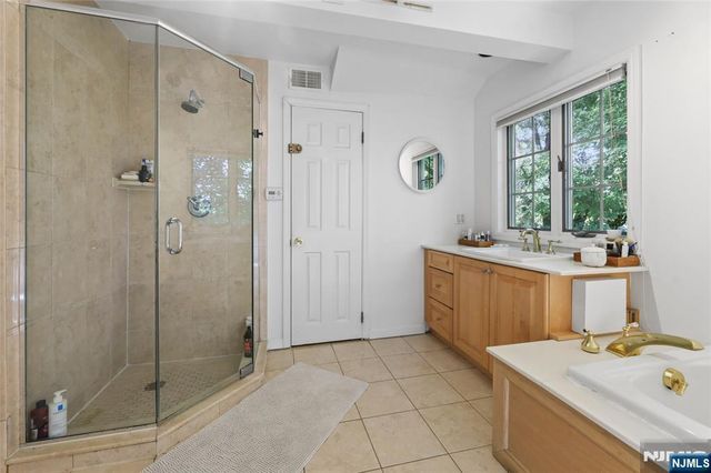 253 Clinton Avenue, Tenafly, NJ 07670