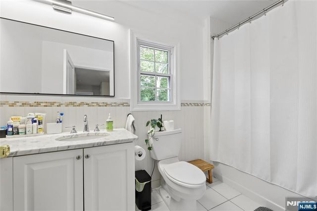 253 Clinton Avenue, Tenafly, NJ 07670