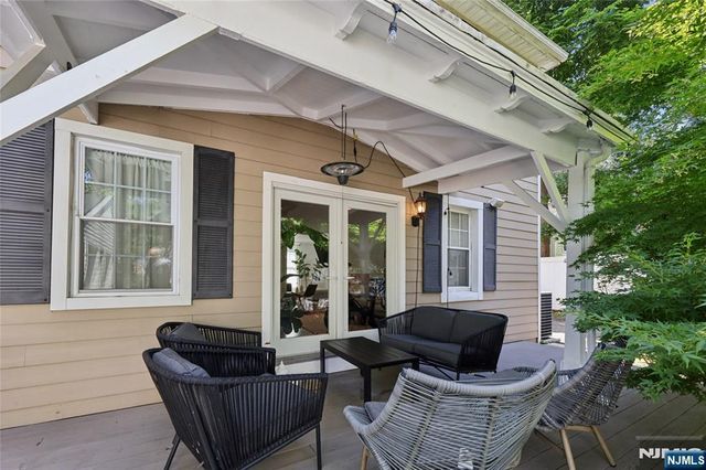 253 Clinton Avenue, Tenafly, NJ 07670