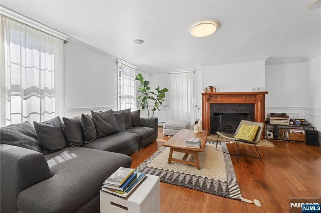 253 Clinton Avenue, Tenafly, NJ 07670
