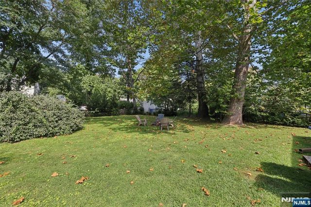 253 Clinton Avenue, Tenafly, NJ 07670