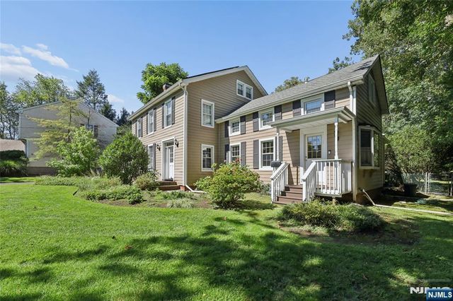 253 Clinton Avenue, Tenafly, NJ 07670