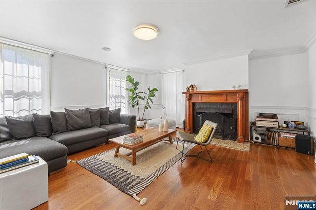 253 Clinton Avenue, Tenafly, NJ 07670