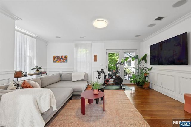253 Clinton Avenue, Tenafly, NJ 07670