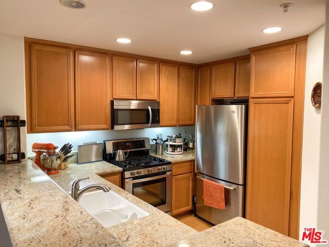 12963 Runway Road 314, Los Angeles, CA 90094