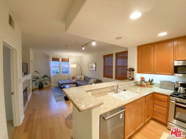 12963 Runway Road 314, Los Angeles, CA 90094