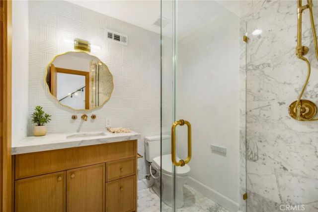 305 Robinhood, Costa Mesa, CA 92627