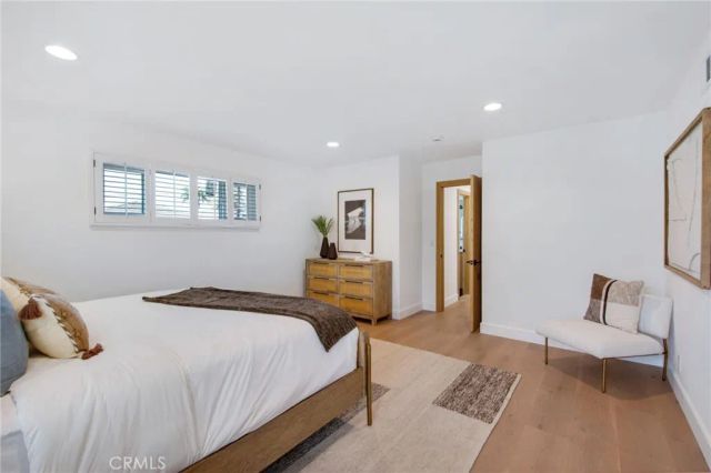 305 Robinhood, Costa Mesa, CA 92627