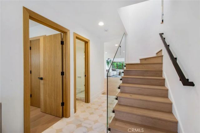 305 Robinhood, Costa Mesa, CA 92627