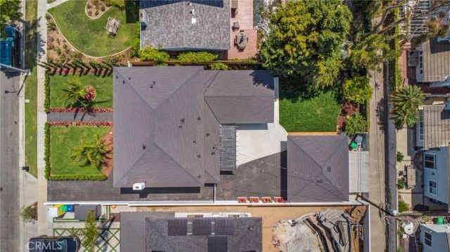 305 Robinhood, Costa Mesa, CA 92627