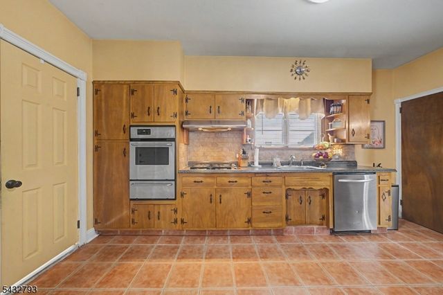 101 Chamberlain Ave, Paterson City, NJ 07502