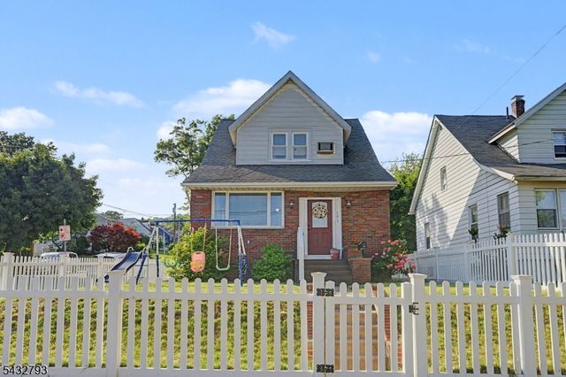 101 Chamberlain Ave, Paterson City, NJ 07502