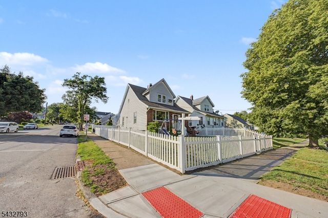 101 Chamberlain Ave, Paterson City, NJ 07502
