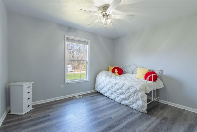 1255 106th Avenue, Plainwell, MI 49080