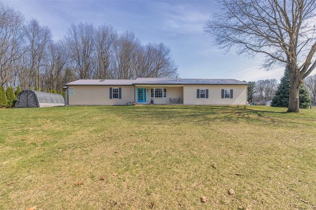 1255 106th Avenue, Plainwell, MI 49080