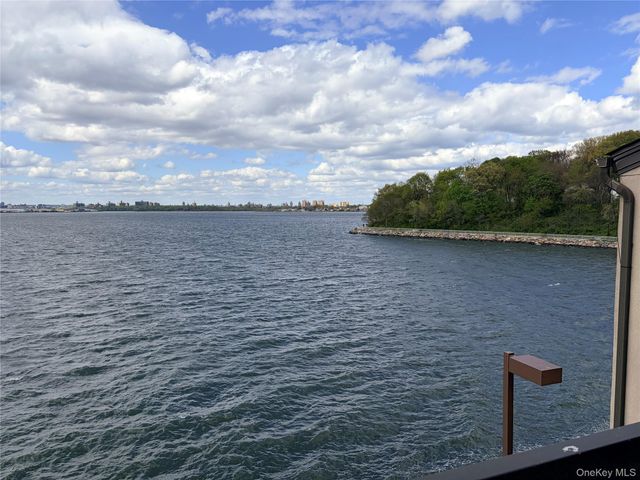 520 115th Street 520E, College Point, NY 11356