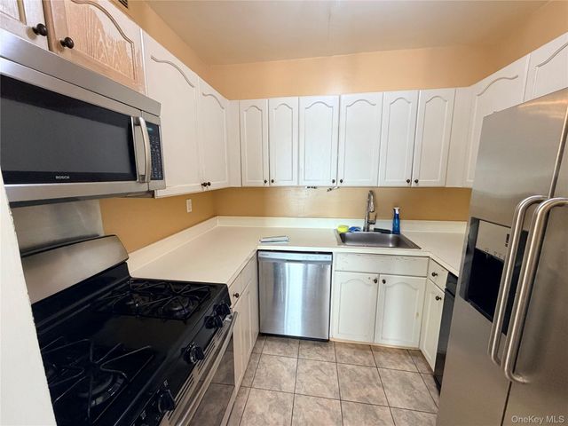 520 115th Street 520E, College Point, NY 11356