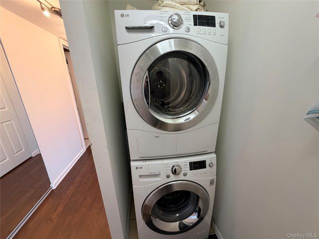 520 115th Street 520E, College Point, NY 11356