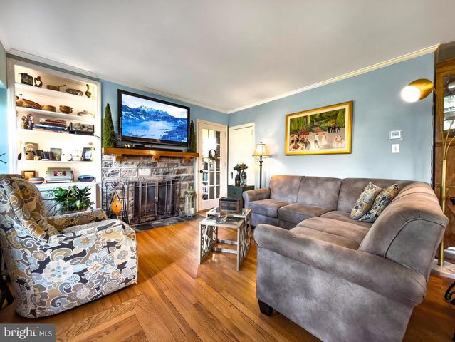 118 ELM DR, Lansdale, PA 19446