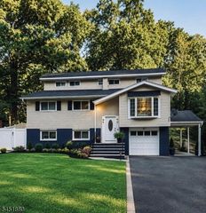 108 Evergreen Ave, Hopatcong Boro, NJ 07843