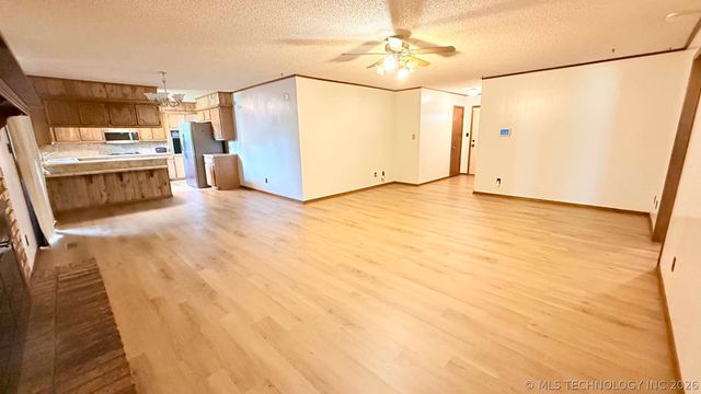 305 E Barclay Street, Henryetta, OK 74437