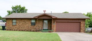 305 E Barclay Street, Henryetta, OK 74437